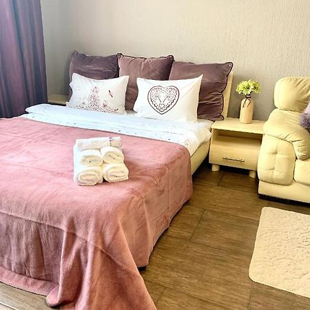Apartment Alla Tsjernihiv Buitenkant foto